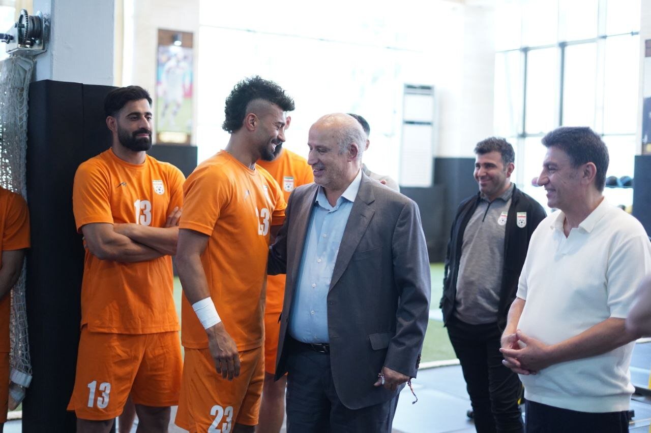 عکس | برخورد داغ تاج و رضیان در مرکز بسته