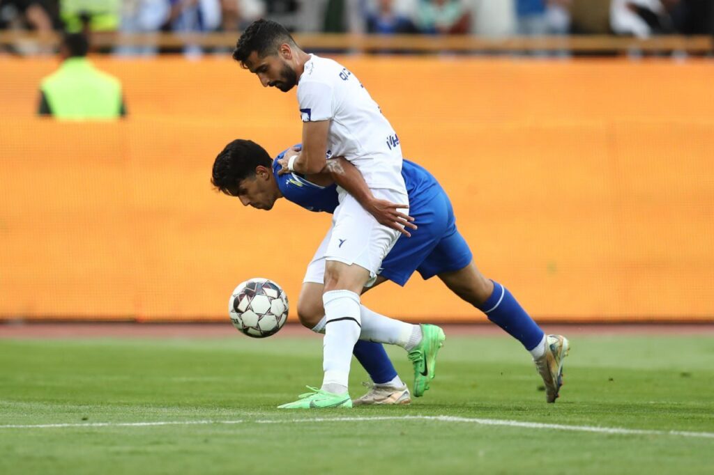 استقلال ؛ شاخ تا شاخ با فلش