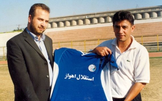 از حسین هدیااتی گرفته تا باباک زنجانی/ هنگامی که شفیعزاده ، وی گفت: روی استقلال پیت بنویسید. من آن را می خرم!