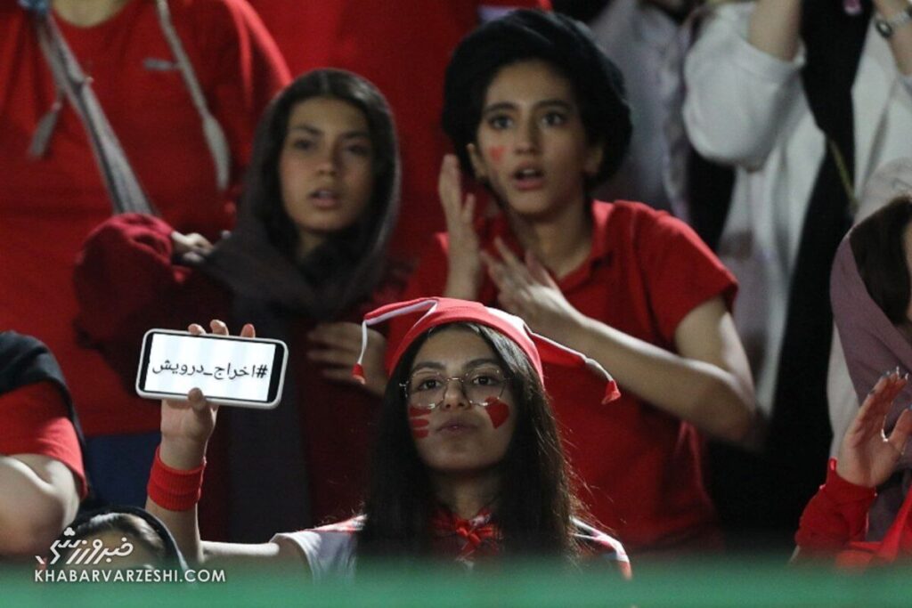 صدای طرفداران را به جای پذیرش اشتباهات متعدد ، ضرب و شتم و خفه کنید. فرمول زشت برای ماندن در پرسپولیس