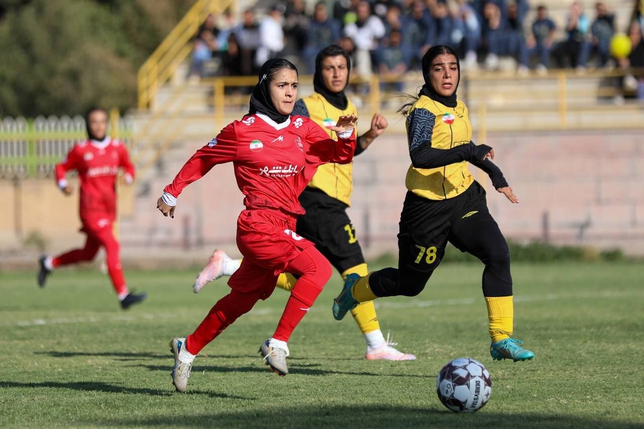 از دست دادن پرسپولیس در الاغ زنان