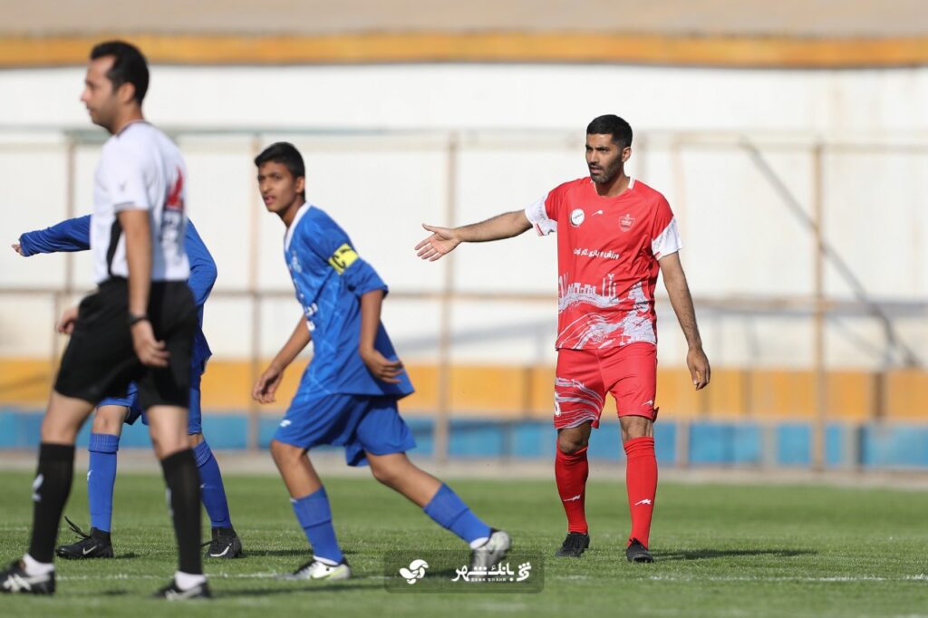 انصاری: ما از هاشمی پشتیبانی می کنیم / من چند بازیکن آسیایی برای نیم فصل دارم