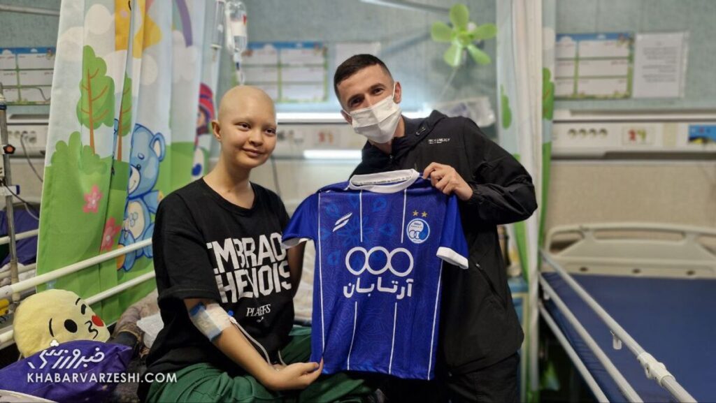 یاسر اسانی پیام استقلال را رساند/ برخاستیم; تو هم بلند شو! + عکس