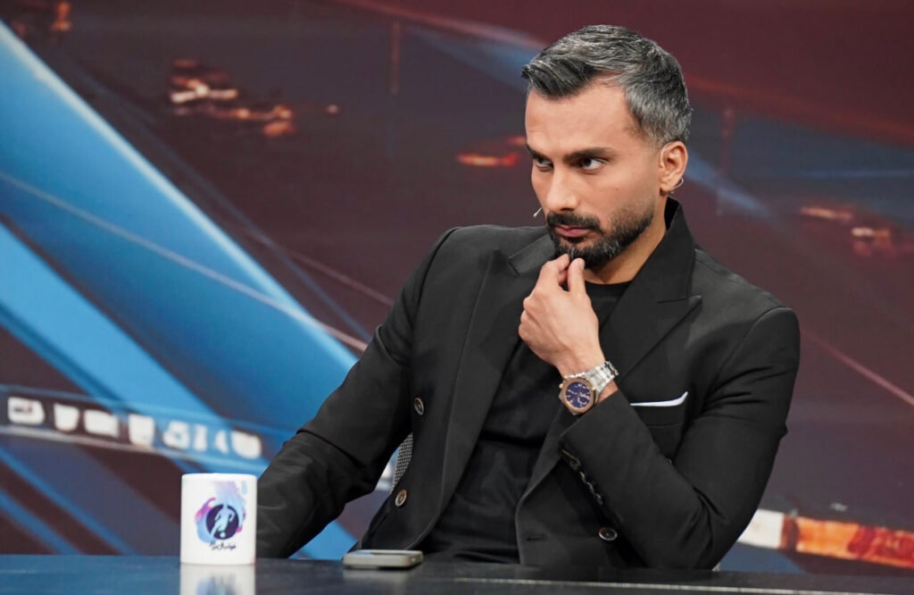 مجری فوتبال برتر را ببینید: پرسپولیس 4 شهر را برای میزبانی دربی انتخاب کرده است اما...