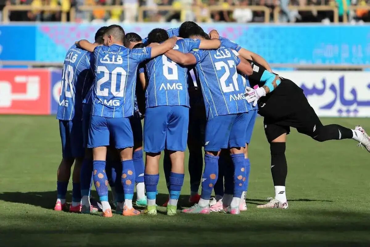 باخت استقلالی ها از تعویق بازی پرسپولیس و تراکتورسازی