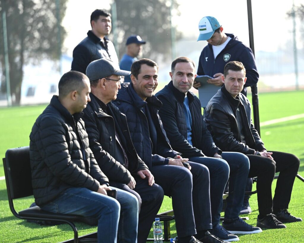 عکس ستاره سابق استقلال نظاره گر بازی تیم بانوان شد