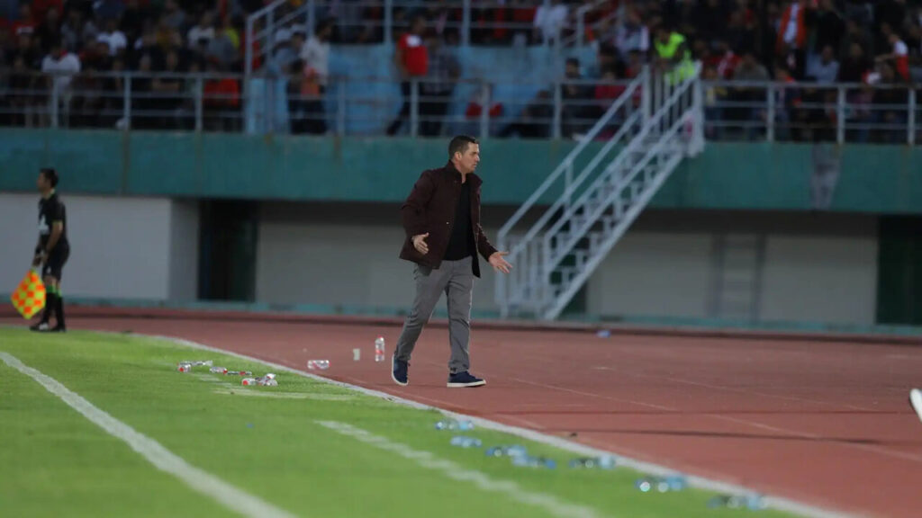 گربه سیاه در چشمان عثمر!