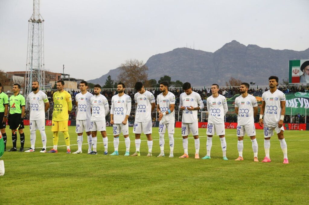 نامه جنجالی علیه ستاره های استقلال; حضور این افراد غیرقانونی است!